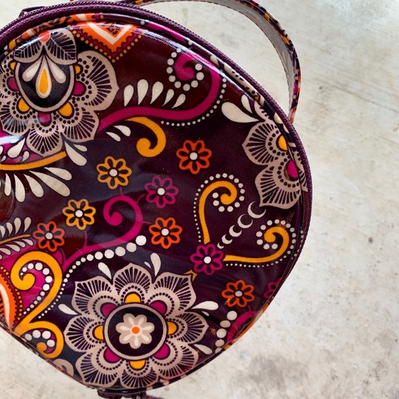Vera Bradley Handbags - Vera Bradley Bag Mini Round Toiletry